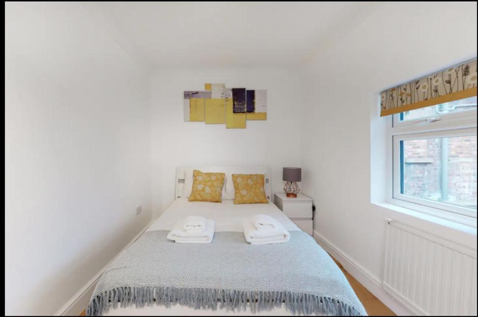 Apartamento New Spacious 1 bed studio flat in Aldgate Londres Exterior foto